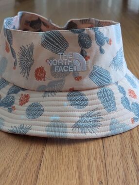 The North Face Women's Class V Top Knot Bucket Hat